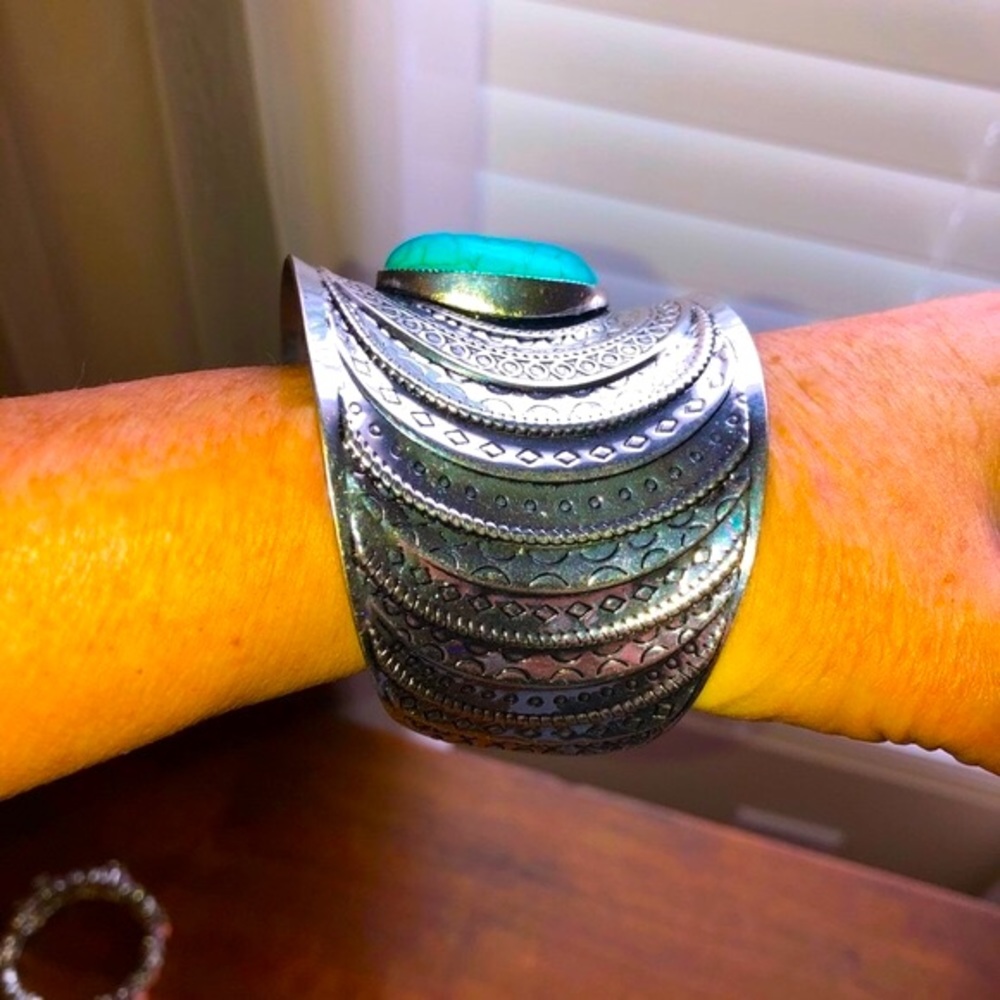 New!🐳Turquoise & Silver Cuff Bracelet🐠